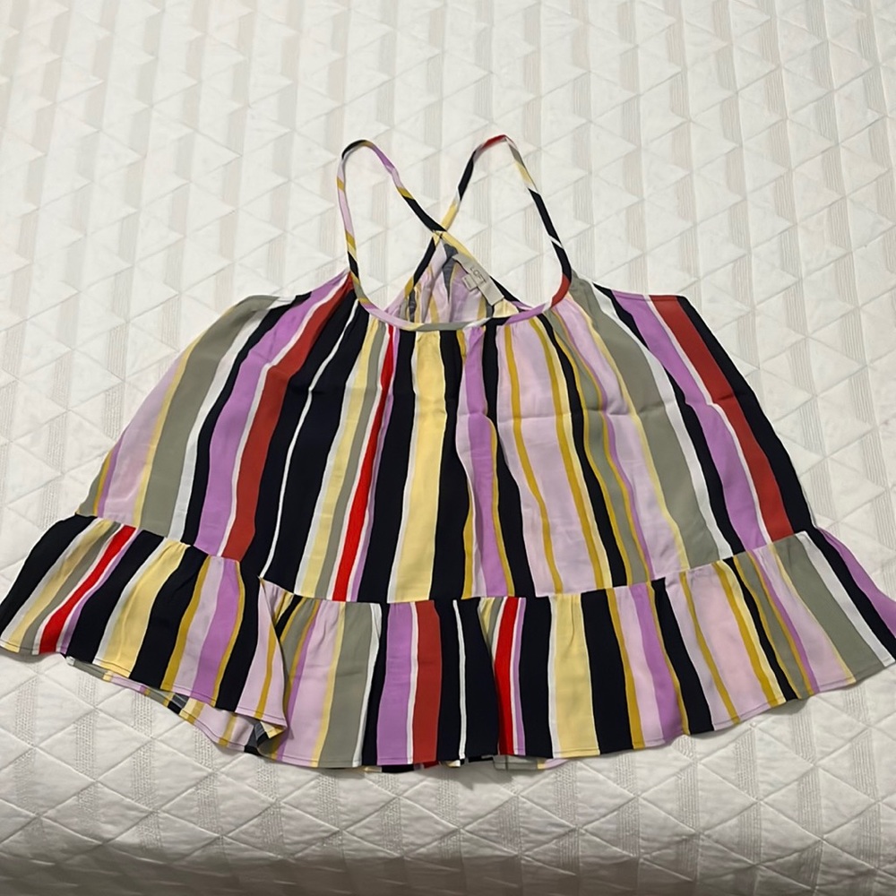 Striped swing tank